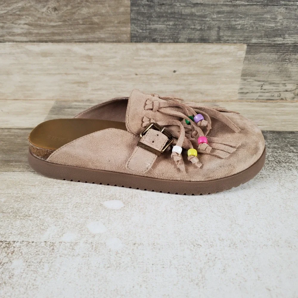 Steve Madden TREAT Kids Clogs Sz 4 M Taupe Suede Beaded Fringe Buckle Strap